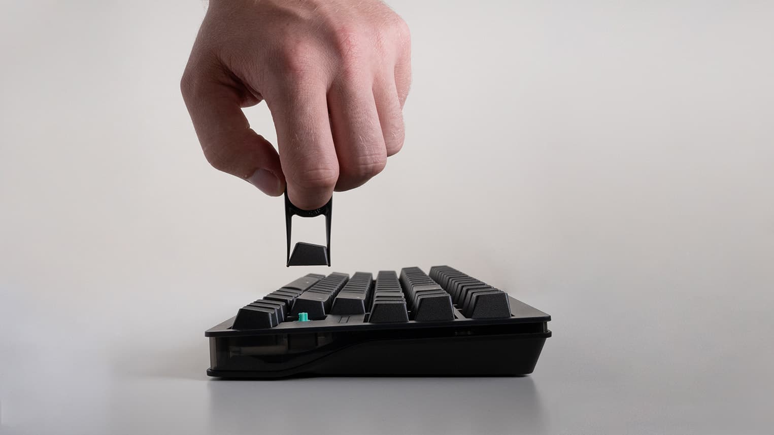 Wooting 80HE+ pulling keycaps